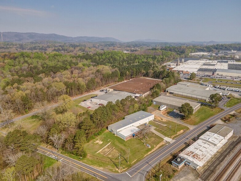 More Photos Of 2124 Hamilton St, Dalton Research And Development For Sale