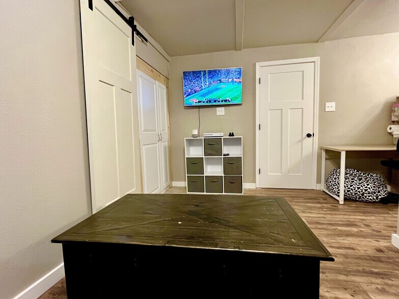 More Photos Of 1575 Tablerock Cir, Branson Hotel For Sale