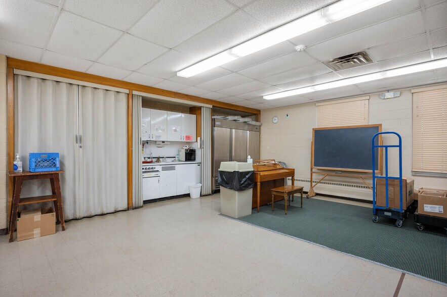 More Photos Of 418 W Adams St, Muncie Religious Facility For Sale