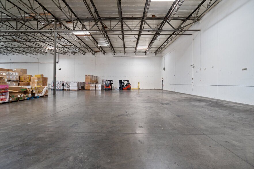 More Photos Of 1190 N Del Rio Pl, Ontario Warehouse For Sale