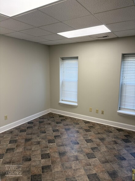 More Photos Of 841 E Main St, Spartanburg Office For Lease