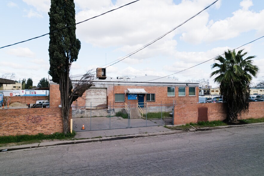 More Photos Of 845 S Topeka Ave, Fresno Manufacturing For Sale