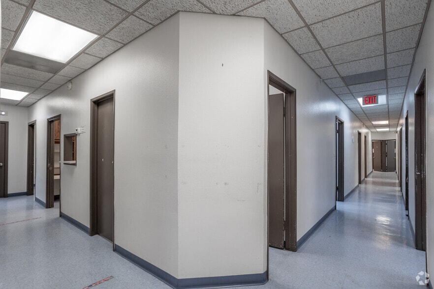 More Photos Of 321 Hobson Way, Blythe Medical For Lease