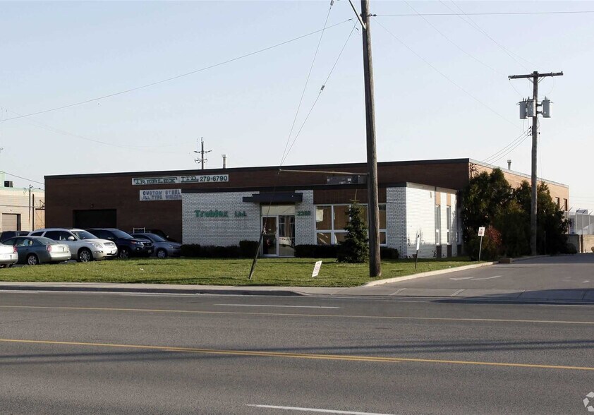 Primary Photo Of 2355 Cawthra Rd, Mississauga Manufacturing For Lease