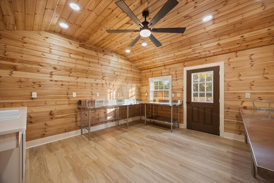 More Photos Of 4201 Pleasant Valley Rd, Union Grove Restaurant For Sale