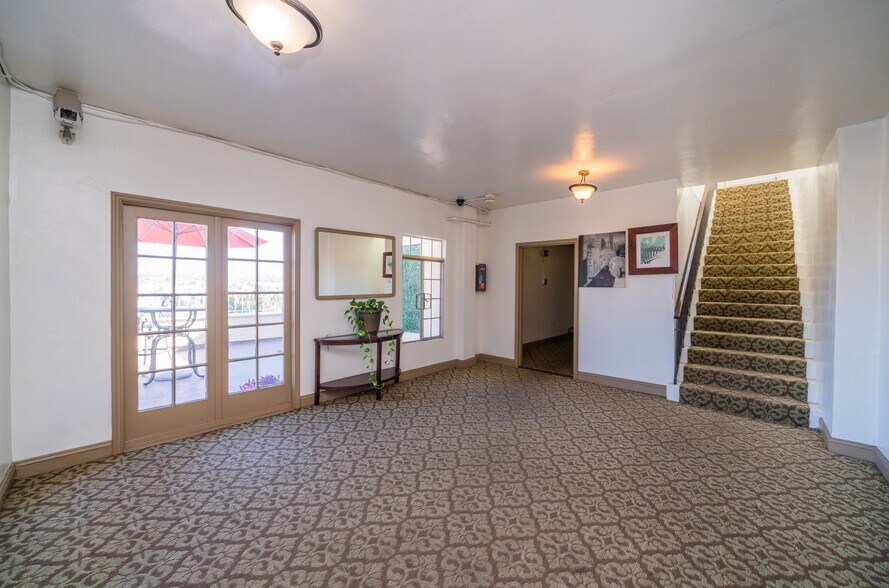 More Photos Of 2430 Ocean View Ave, Los Angeles Apartments For Sale