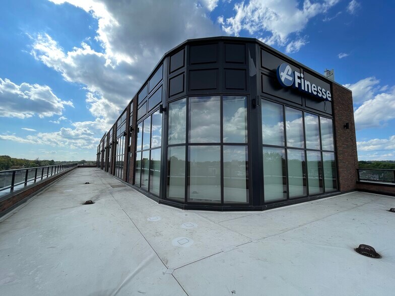 More Photos Of 251-73 Jericho Tpke, Bellerose Office For Sale