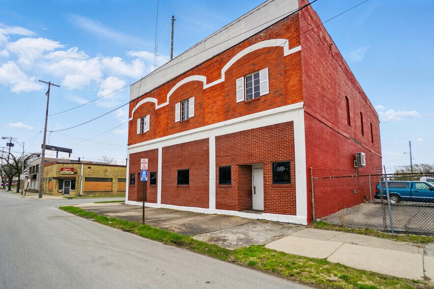 More Photos Of 516-518 N Main St, Lima Storefront Retail Residential For Sale