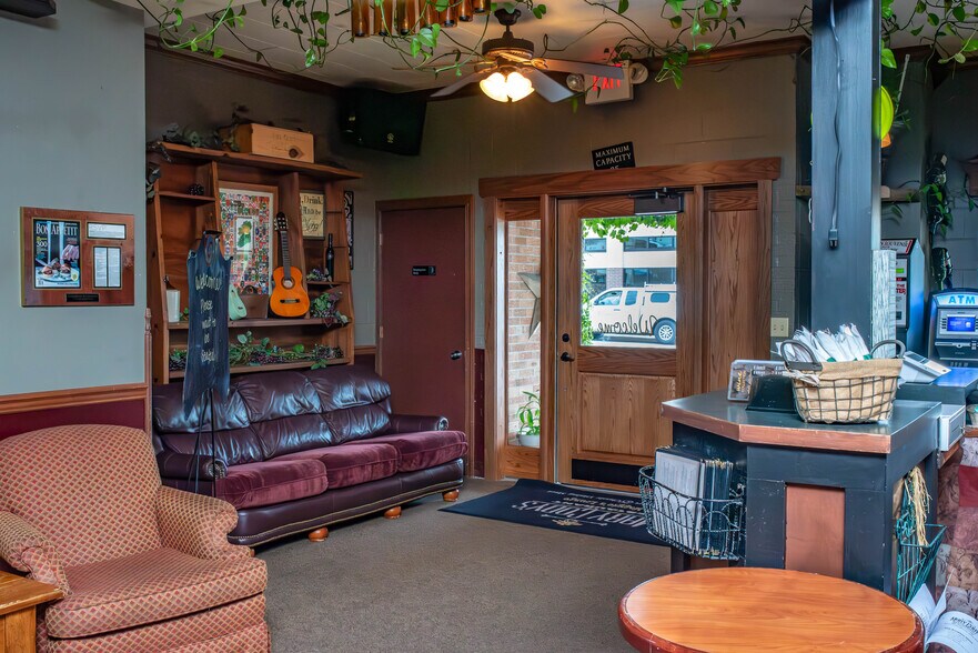 More Photos Of 205 Main St, Onalaska Specialty For Sale