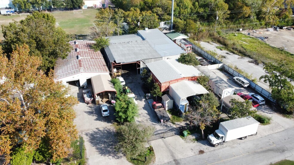 More Photos Of 8534 Rannie Rd, Houston Warehouse For Sale