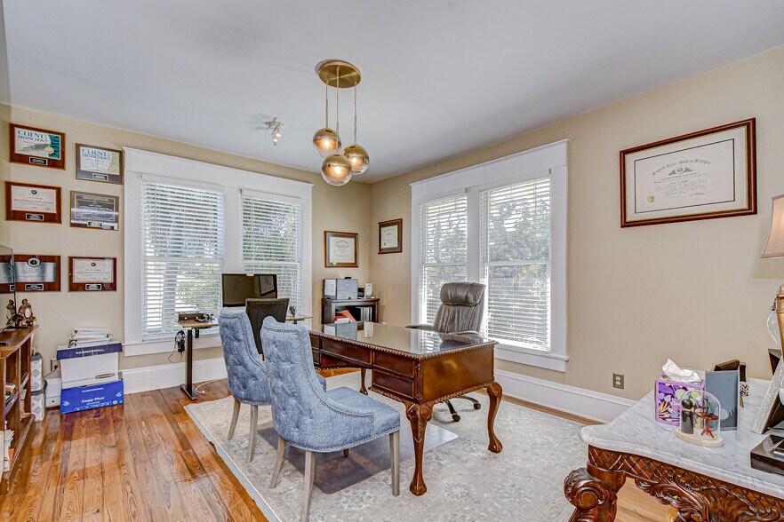 More Photos Of 707 W Swann Ave, Tampa Office For Sale