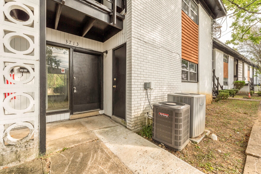 More Photos Of 3701-3743 Wesley Dr, Montgomery Apartments For Sale