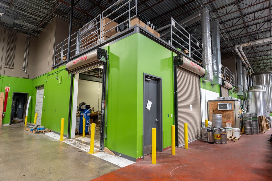 More Photos Of 8201 S Congress Ave, Austin Distribution For Sale