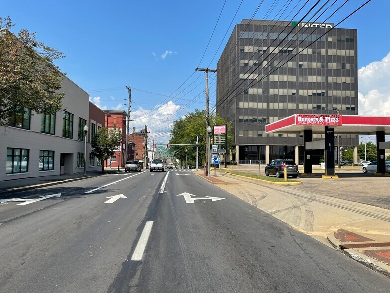 More Photos Of 500 Avery St, Parkersburg Service Station For Sale