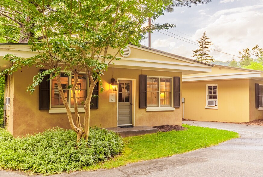 More Photos Of 171 Lakeview Lodge Dr, Bryson City Hotel For Sale