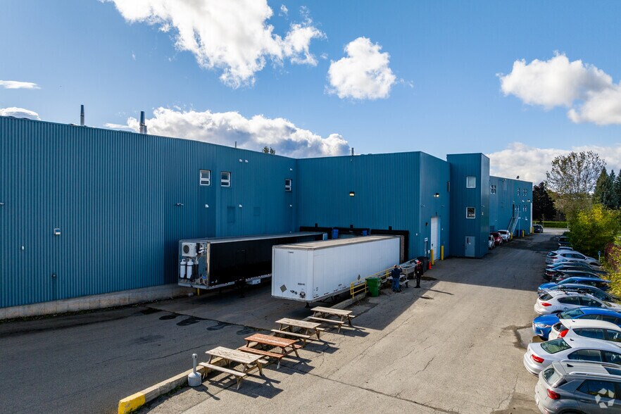 More Photos Of 560 Boul Industriel, St-Eustache Warehouse For Sale