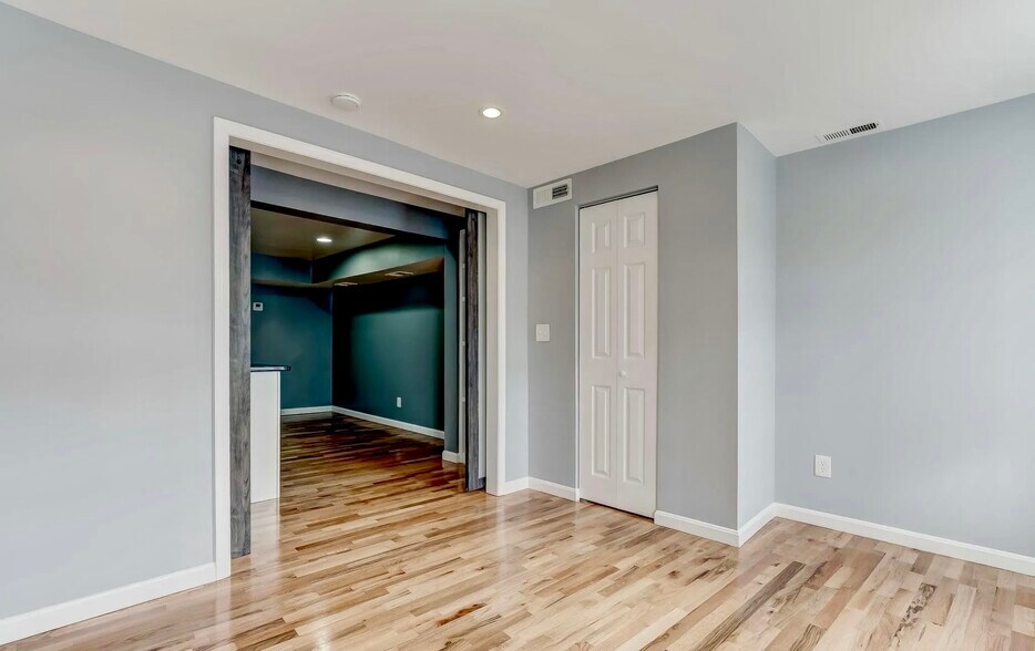 More Photos Of 1049 S Charles St, Baltimore Storefront Retail Residential For Sale