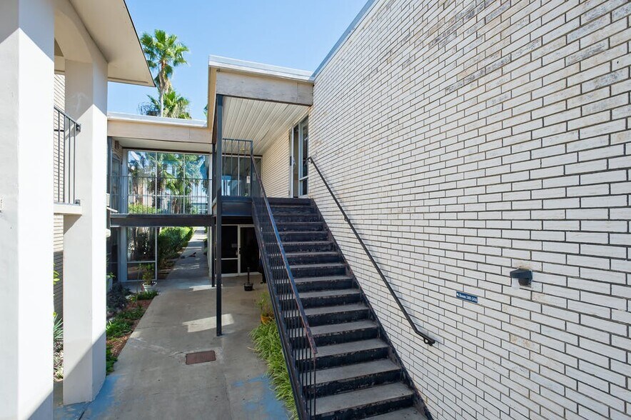 More Photos Of 910 Corn Products Rd, Corpus Christi Hotel For Sale