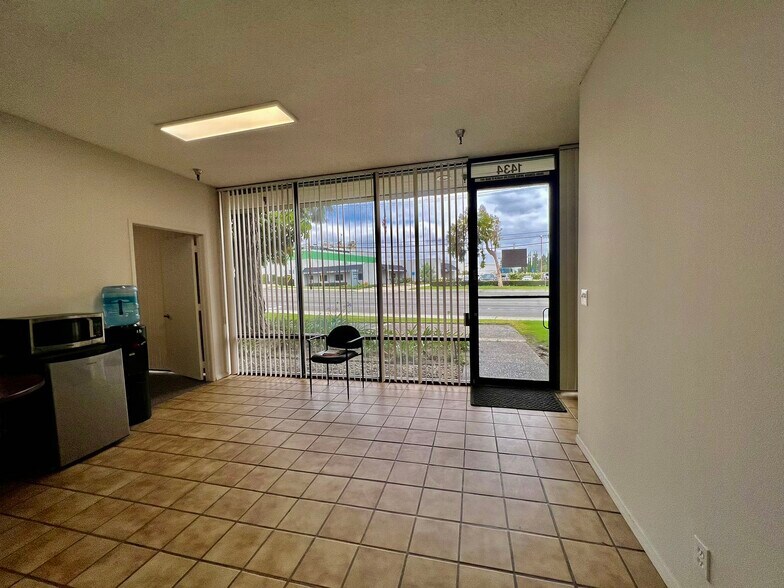 More Photos Of 1434-1440 W Taft Ave, Orange Light Distribution For Lease