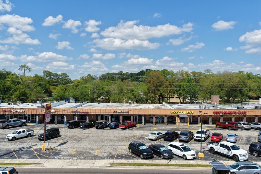 More Photos Of 3631 Emerson St, Jacksonville Storefront For Lease