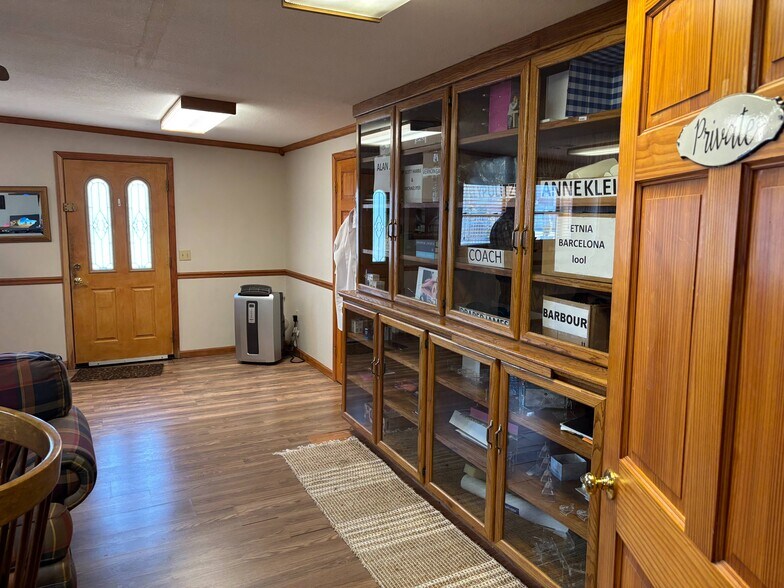 More Photos Of 3831 E First St, Blue Ridge Office For Sale