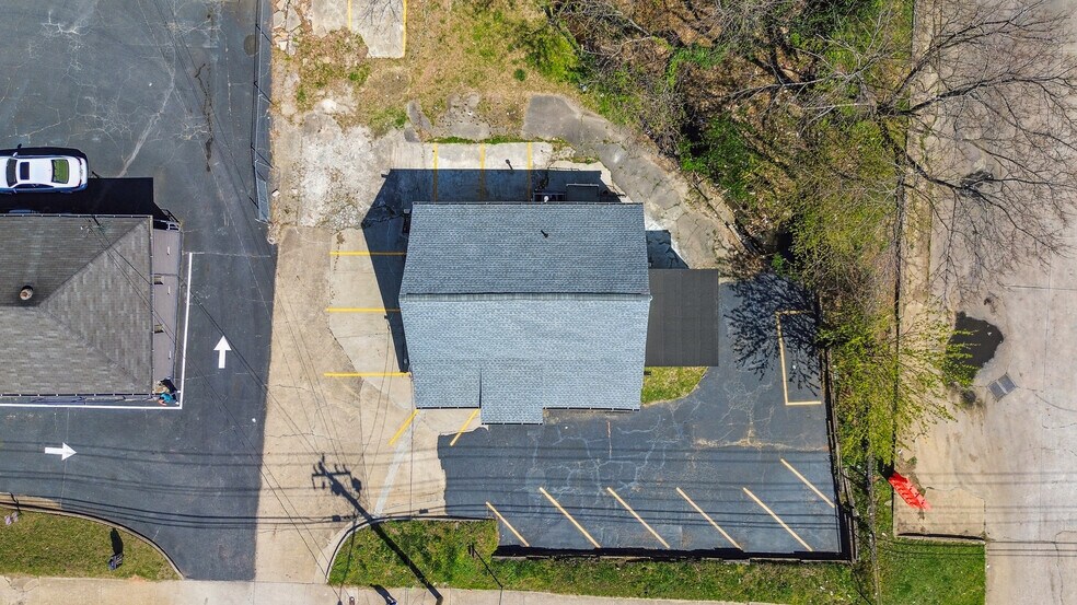 More Photos Of 401 SW Cleveland Ave, Atlanta Office Residential For Sale