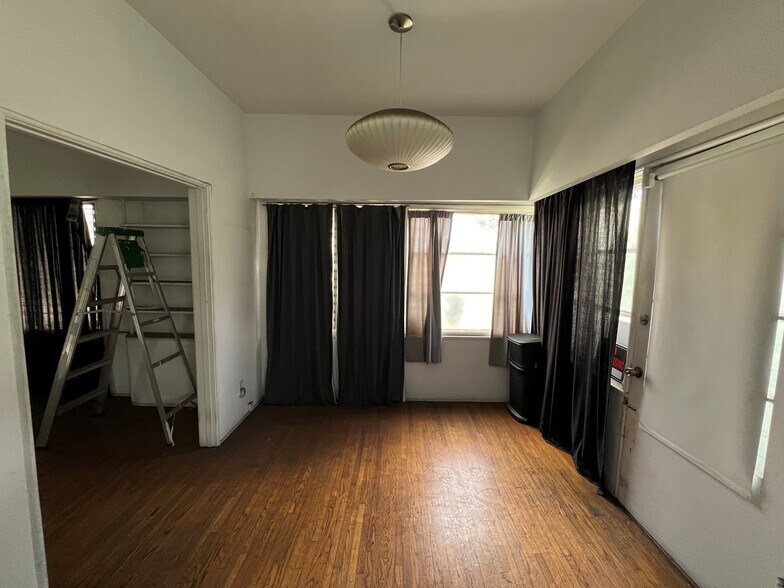 More Photos Of 310 S Crescent Heights Blvd, Los Angeles Apartments For Sale