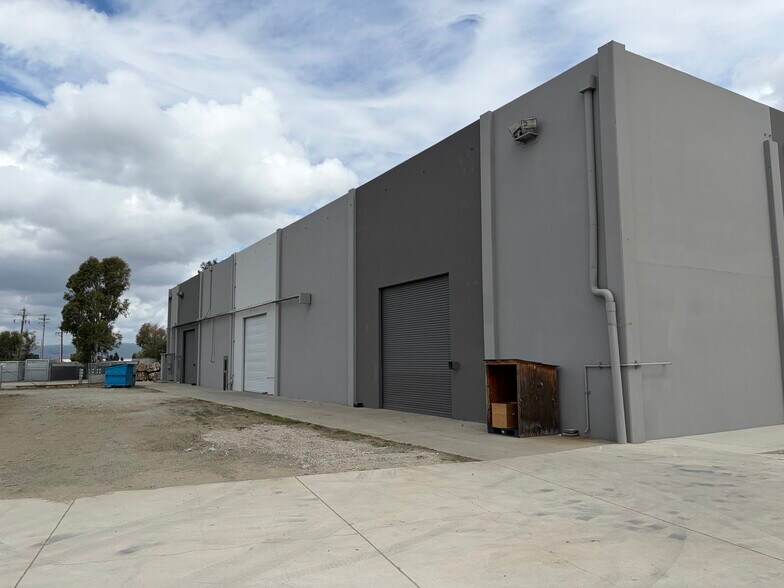 More Photos Of 1900 Shelton Dr, Hollister Warehouse For Lease