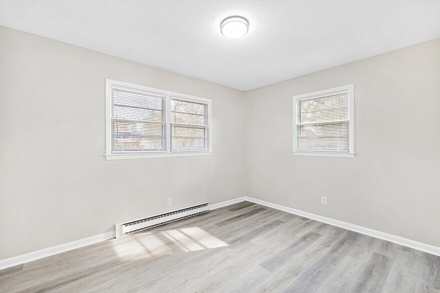 More Photos Of 109 W Poplar Ave, Carrboro Apartments For Sale