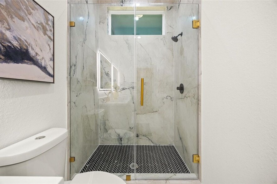 More Photos Of 5602 Pershing St, Houston Apartments For Sale