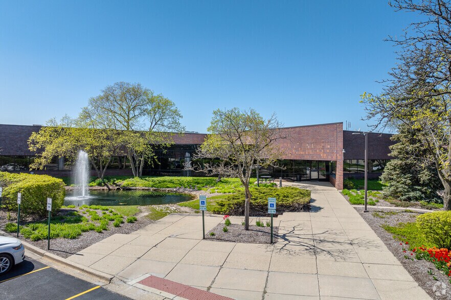 More Photos Of 800 E Business Center Dr, Mount Prospect Industrial For Sale