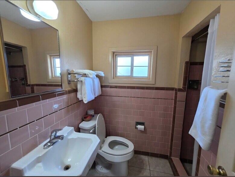 More Photos Of 1100 Main St, Knox City Hotel For Sale