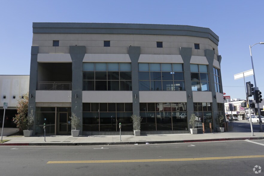 More Photos Of 11500-11518 Santa Monica Blvd, Los Angeles Office For Sale