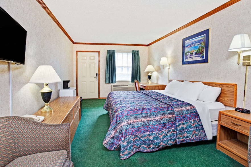 More Photos Of 40500 Michigan Ave, Canton Township Hotel For Sale