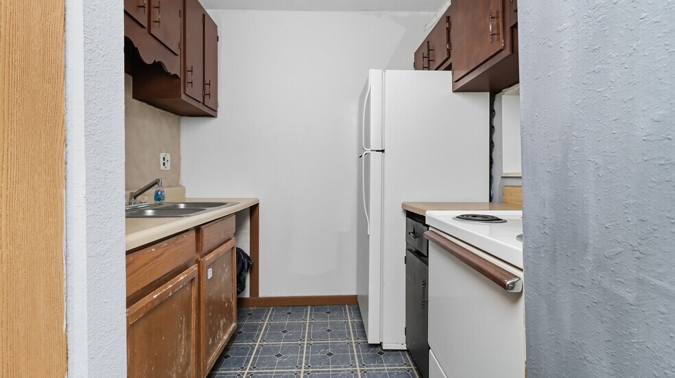 More Photos Of 23195 Shannon Ln, Summersville Apartments For Sale