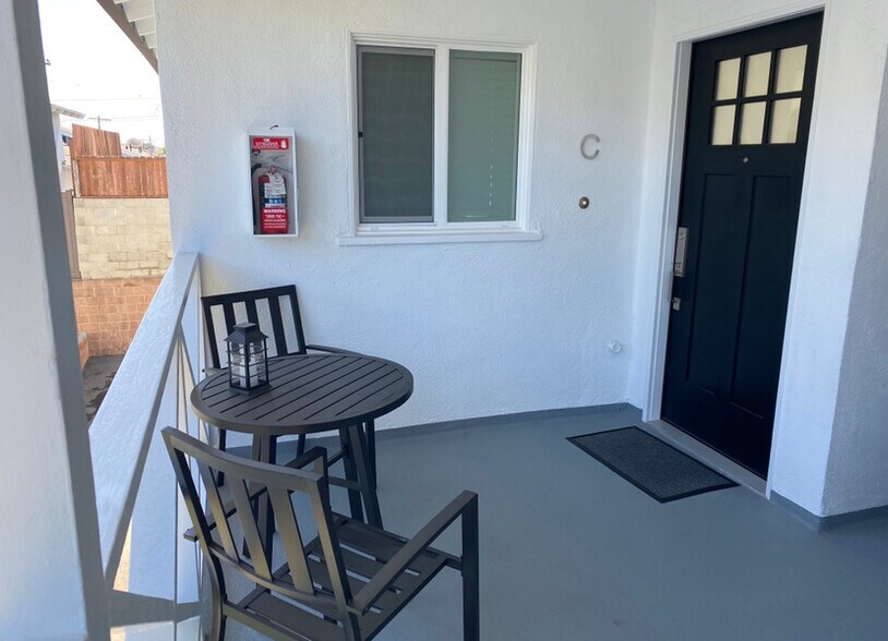More Photos Of 1250 Manhattan Beach Blvd, Manhattan Beach Apartments For Sale