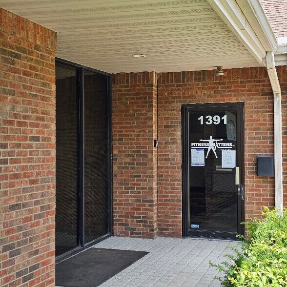 More Photos Of 1377-1393 Dublin Rd, Columbus Medical For Lease