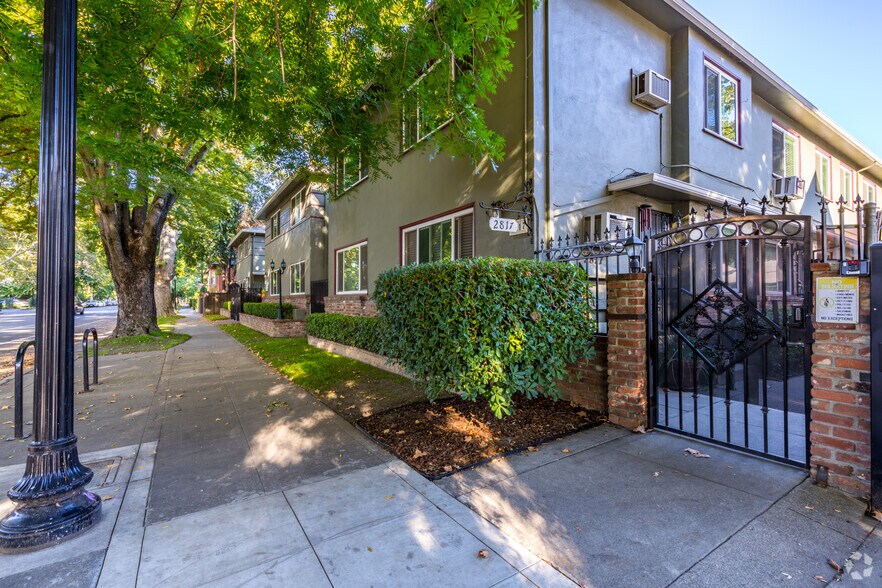 More Photos Of 2811 F St, Sacramento Apartments For Sale