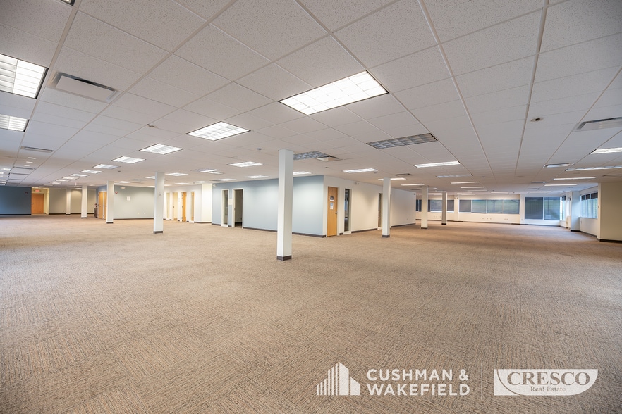 More Photos Of 6800 W Snowville Rd, Brecksville Unknown For Lease