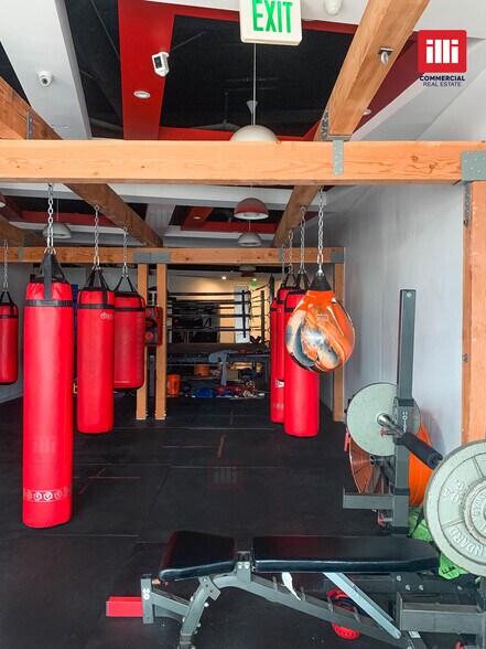 More Photos Of 6265 Sepulveda Blvd, Van Nuys Unknown For Lease