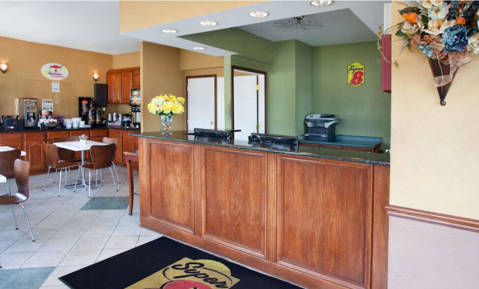 More Photos Of 3160 River Rd, River Grove Hotel For Sale