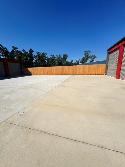 More Photos Of 277 Moses St, Zavalla Self Storage For Sale