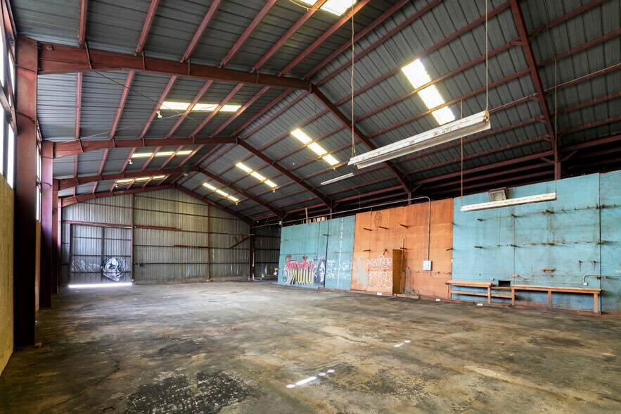 More Photos Of 2219 Fair Park Ave, Los Angeles Warehouse For Lease