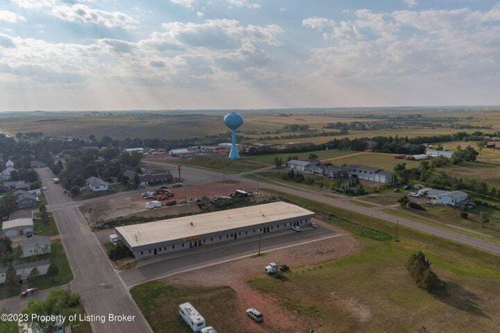 More Photos Of 505 6th St NE, Belfield Freestanding For Sale