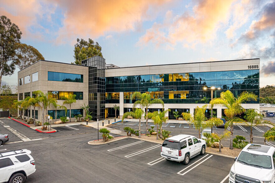 More Photos Of 16885 Via del Campo Ct, San Diego Office For Lease