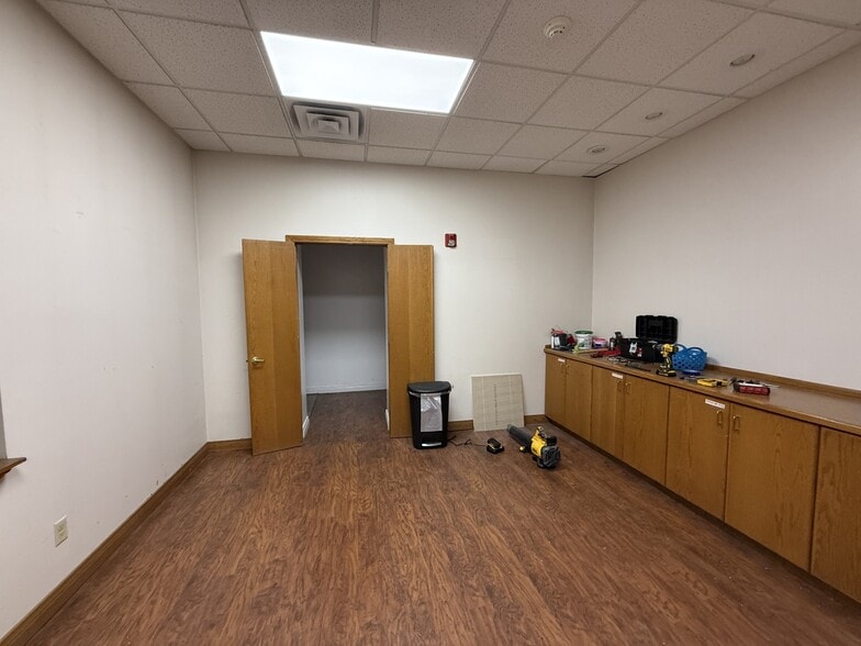 More Photos Of 723 W Columbia Ln, Provo Showroom For Sale