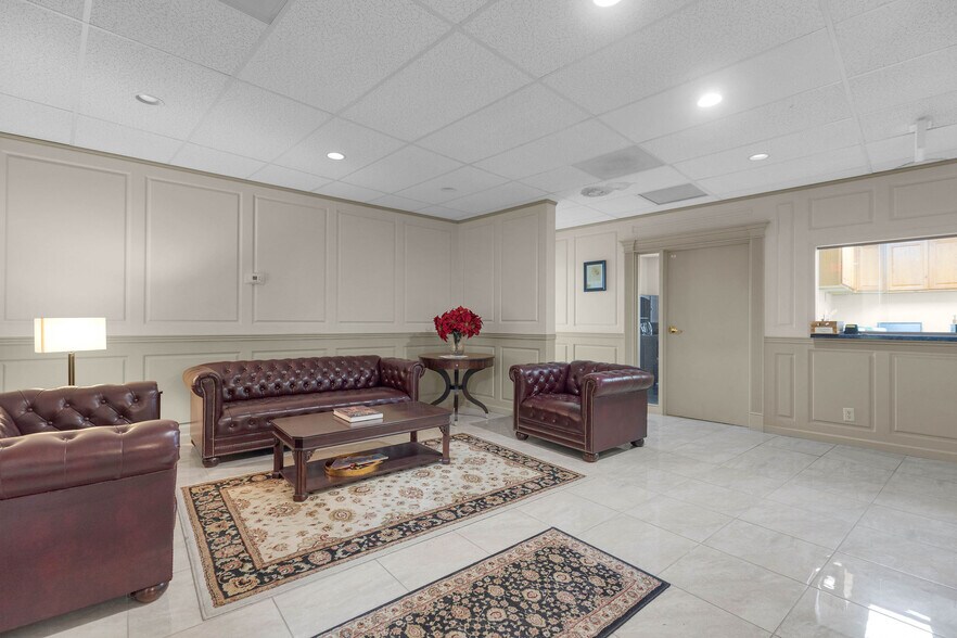 More Photos Of 47-49 Leavenworth St, Waterbury Office For Sale