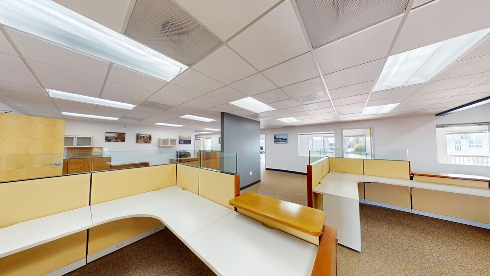 More Photos Of 1940 Garnet Ave, San Diego Medical For Sale
