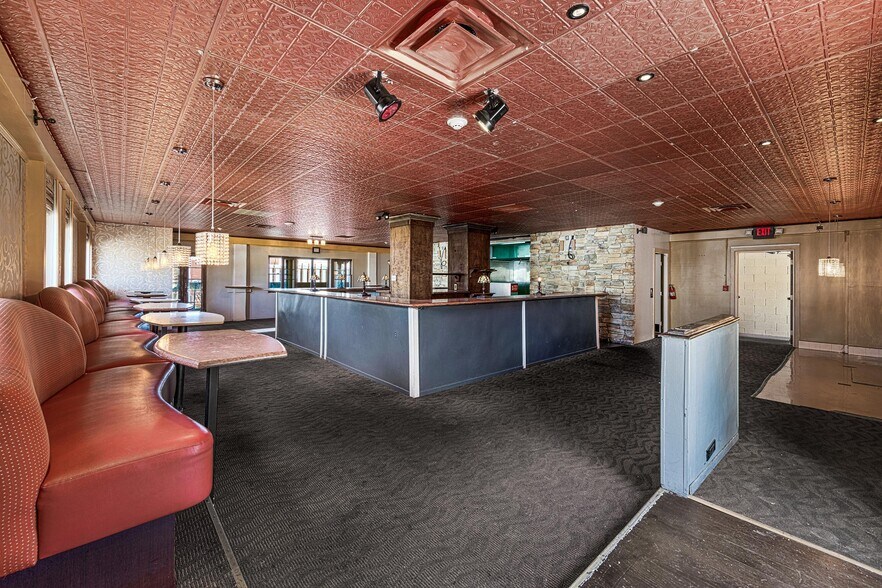 More Photos Of 369 N Palm Canyon Dr, Palm Springs Restaurant For Sale