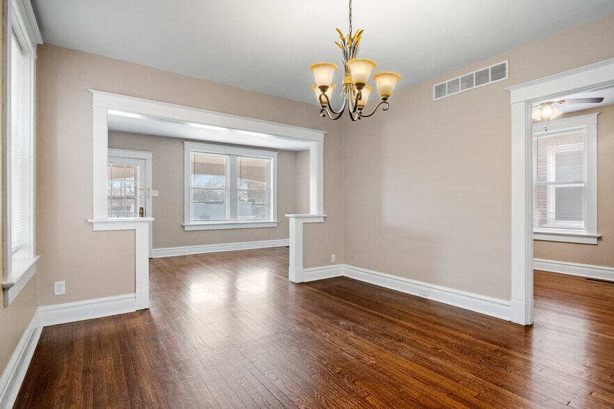 More Photos Of 5007 Goethe Ave, Saint Louis Multifamily For Sale